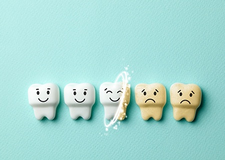 A CGI image of teeth before and after whitening